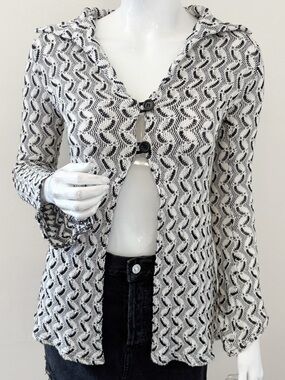 Vintage 90s Breakin’ Loose Black & White  Wave Pattern Long Sleeve Open Knit Top